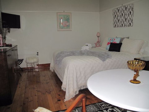 B&B Wodonga - Art Deco Accommodation - Accommodation QLD 2