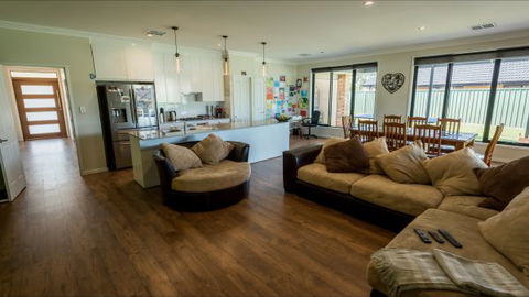 Barossa Family Holiday Home - Accommodation QLD 8