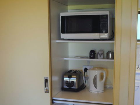 Winton Bethal Accommodation Unit - Accommodation QLD 5