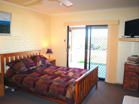 Winton Bethal Accommodation Unit - Accommodation QLD 6