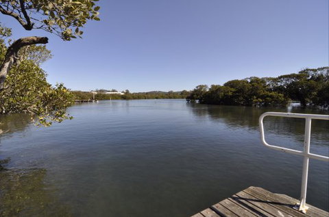 Bluedock Apartments - Accommodation QLD 2