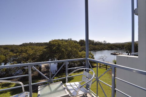 Bluedock Apartments - Accommodation QLD 3