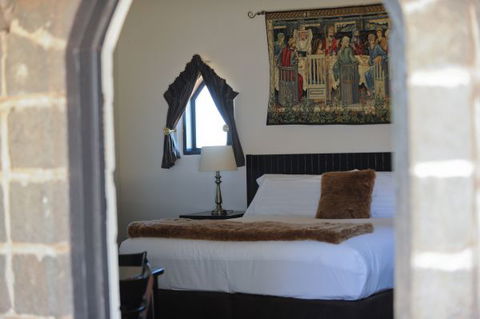 Castle Suites - Kryal Castle - Accommodation QLD 2