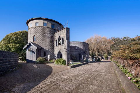 Castle Suites - Kryal Castle - Accommodation QLD 8