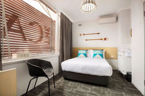 Caringbah Hotel - Accommodation QLD 2