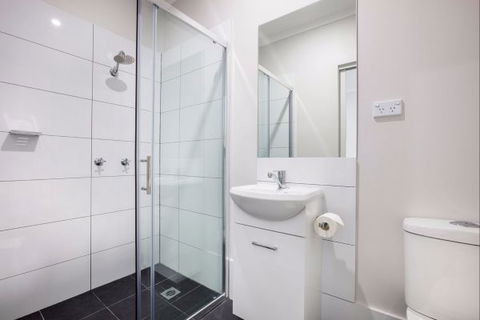 Caringbah Hotel - Accommodation QLD 4