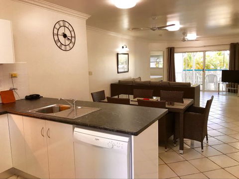 City Terraces - Holiday Apartments - Accommodation QLD 3