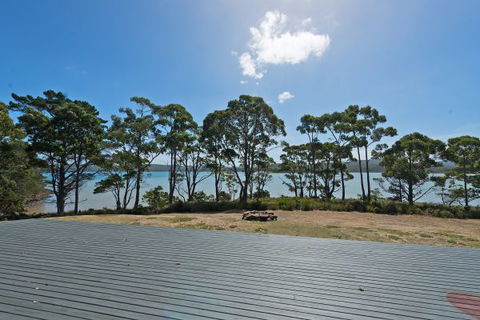 Cloudy Bay Lagoon Estate - Accommodation QLD 3