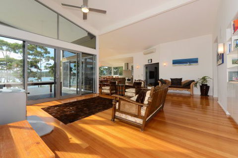 Cloudy Bay Lagoon Estate - Accommodation QLD 4