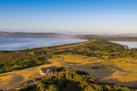 Cloudy Bay Villa - Accommodation QLD 2
