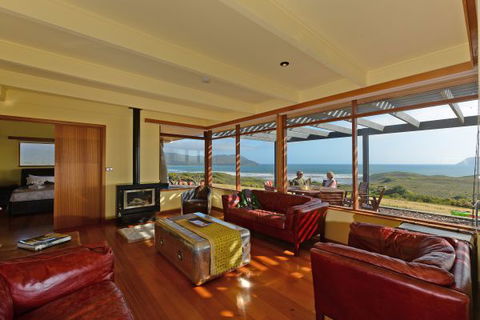 Cloudy Bay Villa - Accommodation QLD 3