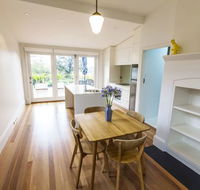 Cockatoo Island Holiday Houses - Accommodation QLD