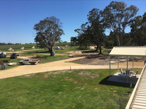 Coonawarra Bush Holiday Park - Accommodation QLD 3