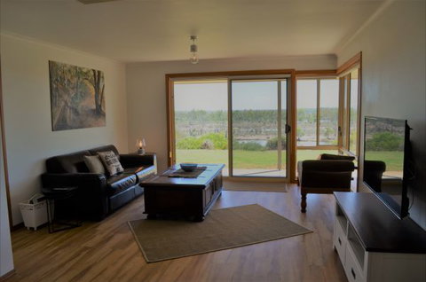 Coongalena View - Accommodation QLD 7