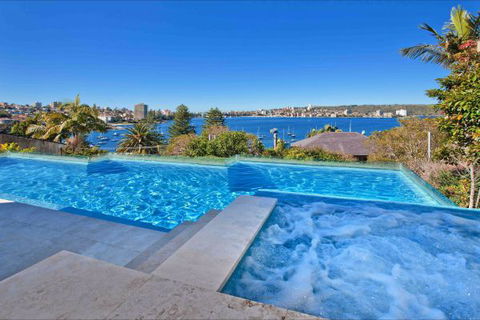 Deep Blue - Accommodation QLD 0