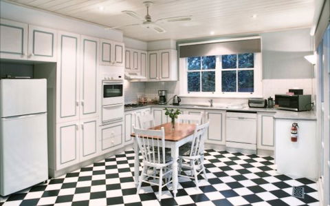 Fairbank House - Accommodation QLD 4