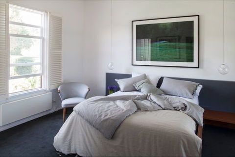 Flop House - Accommodation QLD 3