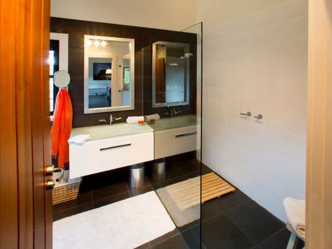 Frenchman's River - The Writer's House - Accommodation QLD 7