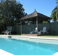 Golden Chain Wine Village Motor Inn - Accommodation QLD