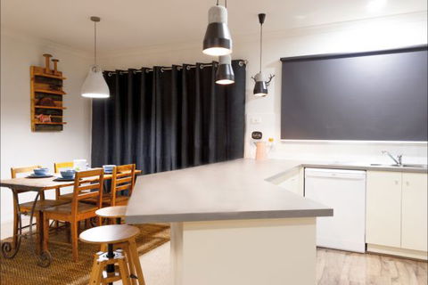 House On Higgs Lane - Accommodation QLD 5