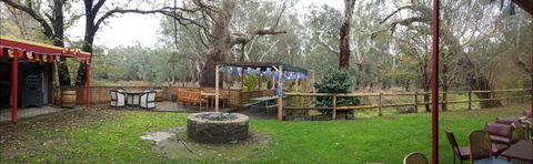 Hungry Horse Hotel Molesworth - Accommodation QLD 4