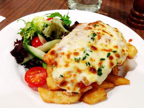 Hungry Horse Hotel Molesworth - Accommodation QLD 7