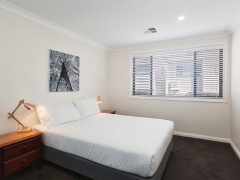 Lambton Road - Accommodation QLD 1