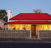Shurdingtons Cottage - Accommodation QLD