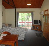 The Old Oak Bed and Breakfast - The Shearing Shed - Accommodation QLD