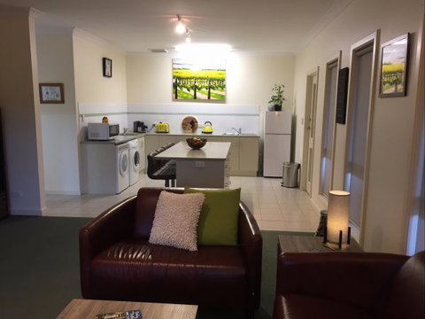 Lyreen's Apartment Bed And Breakfast - Accommodation QLD 7