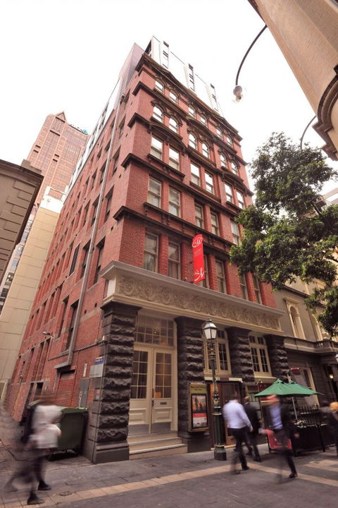 Metro Apartments On Bank Place - Accommodation QLD 2