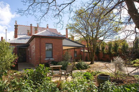 Mollisons - Accommodation QLD 6