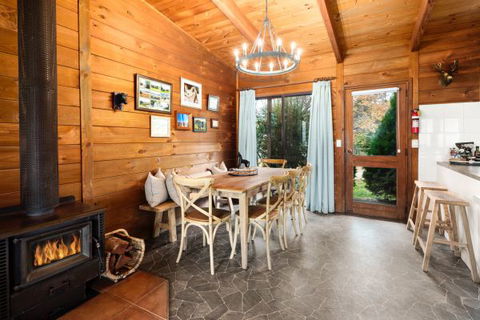 Mt Bellevue Lodge - King Valley - Accommodation QLD 6