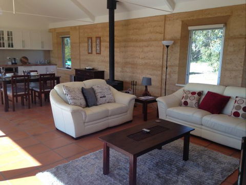 Muntiri Lodge Eco Retreat - Accommodation QLD 2