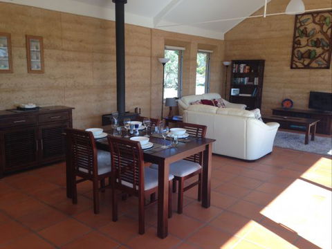 Muntiri Lodge Eco Retreat - Accommodation QLD 3