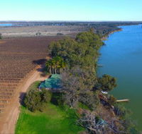 Mundic Waterfront Cottages - Accommodation QLD