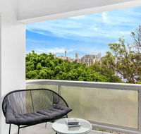 New Beach Apartment - Accommodation QLD