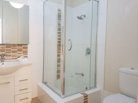 Newcastle Terraces And Apartments - NBC Apartments - Accommodation QLD 3