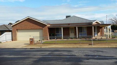 Numurkah Apartments - The Miekleljohn - Accommodation QLD 3