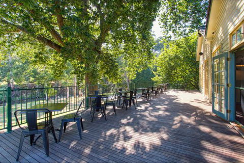 Oscar's On The Yarra - Accommodation QLD 1