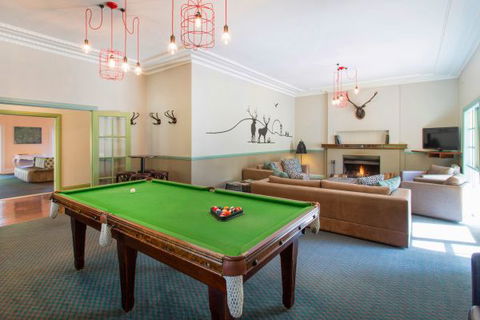 Oscar's On The Yarra - Accommodation QLD 4