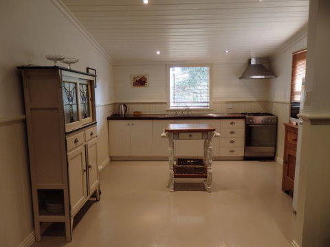 Quartz Cottage - Accommodation QLD 2