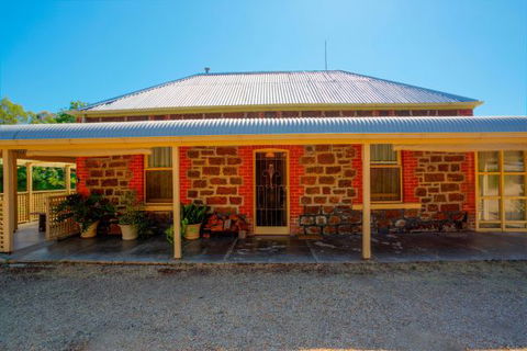 Red Gum Retreat - Accommodation QLD 2