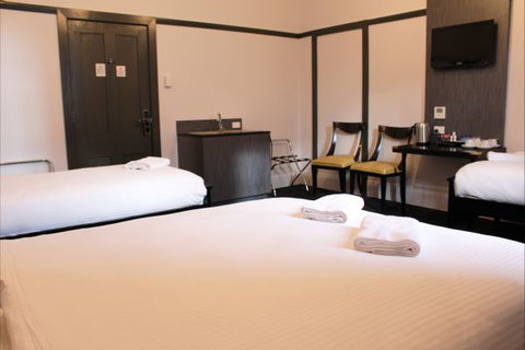 Royal Hotel Ryde - Accommodation QLD 3