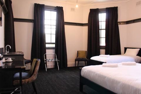 Royal Hotel Ryde - Accommodation QLD 6