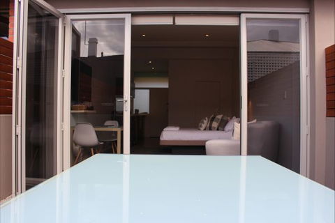 Sandy Bay Studio Apartment - Accommodation QLD 4