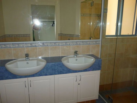 Sea Star Holiday Apartments - Accommodation QLD 8
