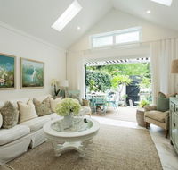 Stylish Interiors in the Bay - Accommodation QLD