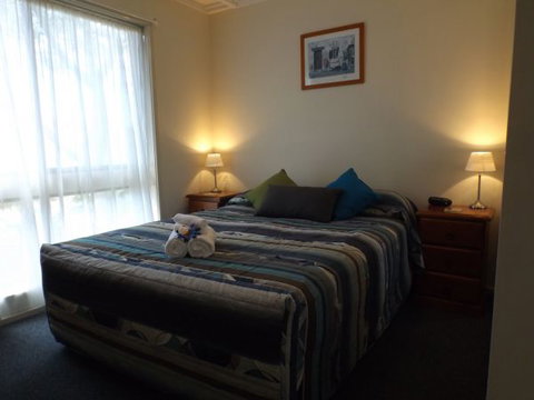 Surfside Holiday Apartments - Accommodation QLD 4