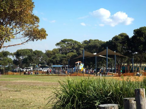 Surfside Holiday Apartments - Accommodation QLD 6